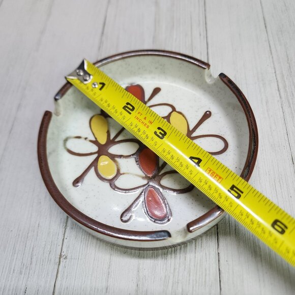 Vtg MCM Stoneware Ceramic Round Ashtray Art Pottery Floral Design 5" Diameter - Picture 7 of 8
